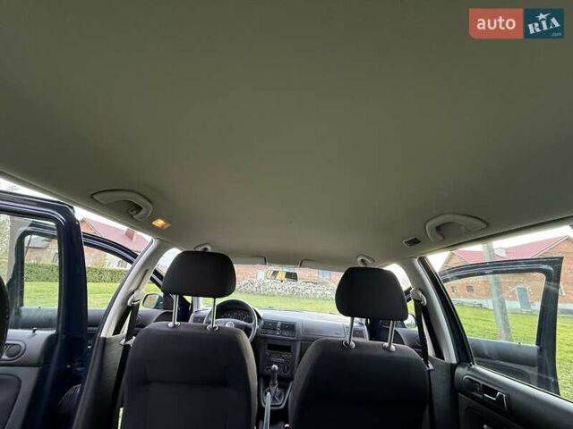 Синий Фольксваген Гольф, объемом двигателя 1.39 л и пробегом 157 тыс. км за 4300 $, фото 24 на Automoto.ua