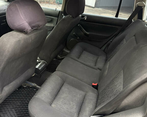 Синий Фольксваген Гольф, объемом двигателя 1.6 л и пробегом 292 тыс. км за 3200 $, фото 15 на Automoto.ua