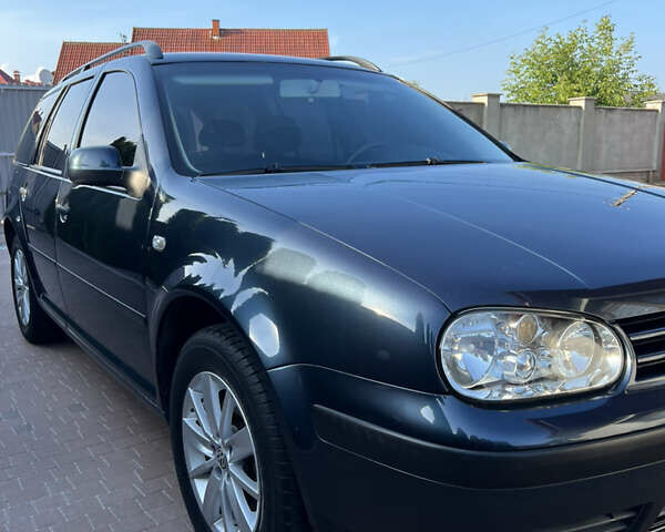 Синий Фольксваген Гольф, объемом двигателя 1.6 л и пробегом 215 тыс. км за 5500 $, фото 1 на Automoto.ua