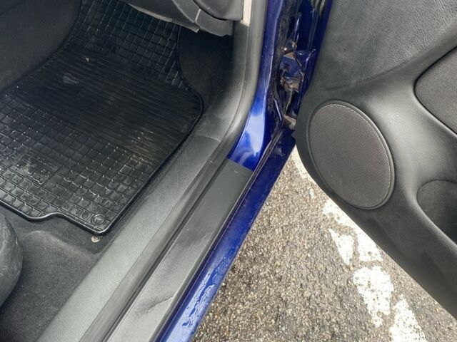 Синий Фольксваген Гольф, объемом двигателя 1.6 л и пробегом 255 тыс. км за 4600 $, фото 7 на Automoto.ua