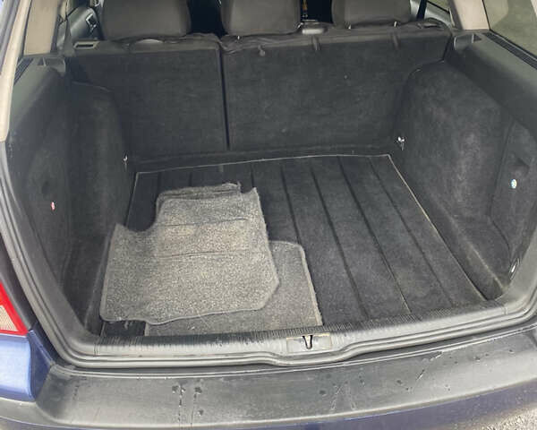 Синий Фольксваген Гольф, объемом двигателя 1.6 л и пробегом 255 тыс. км за 4600 $, фото 5 на Automoto.ua