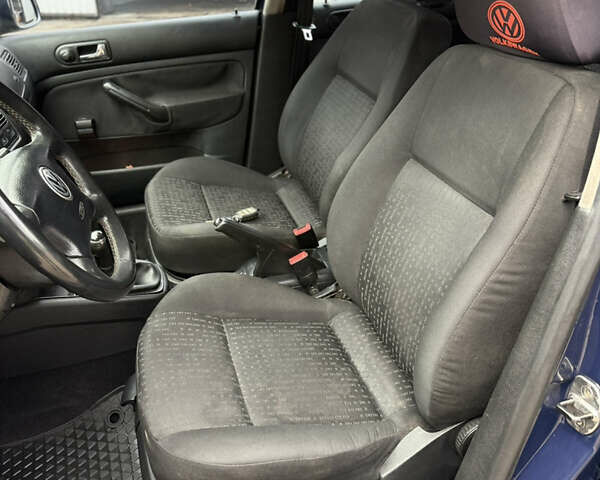 Синий Фольксваген Гольф, объемом двигателя 1.6 л и пробегом 292 тыс. км за 3200 $, фото 9 на Automoto.ua