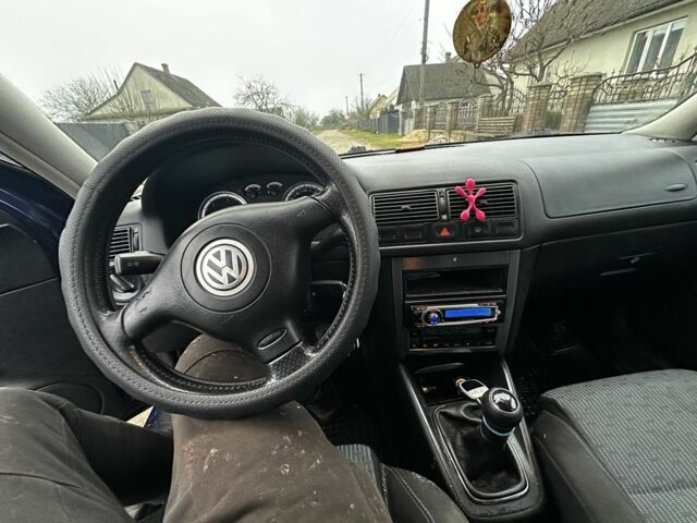 Синий Фольксваген Гольф, объемом двигателя 1.9 л и пробегом 380 тыс. км за 2150 $, фото 4 на Automoto.ua