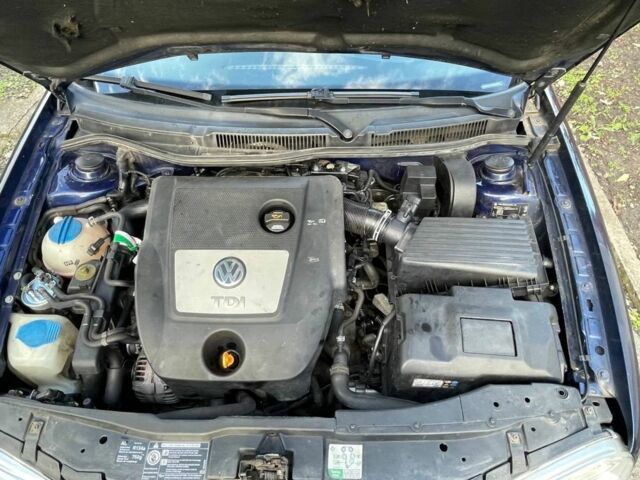 Синій Фольксваген Гольф, об'ємом двигуна 1.9 л та пробігом 230 тис. км за 2550 $, фото 1 на Automoto.ua