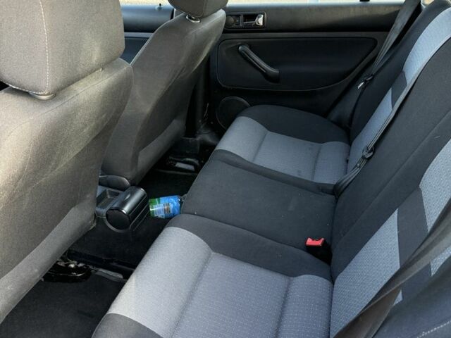 Синий Фольксваген Гольф, объемом двигателя 1.9 л и пробегом 306 тыс. км за 2951 $, фото 7 на Automoto.ua