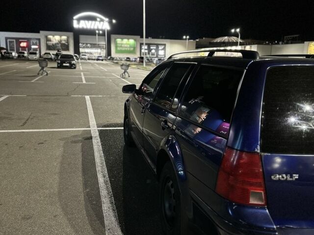 Синий Фольксваген Гольф, объемом двигателя 1.6 л и пробегом 286 тыс. км за 4600 $, фото 5 на Automoto.ua