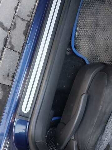 Синий Фольксваген Гольф, объемом двигателя 1.4 л и пробегом 272 тыс. км за 4200 $, фото 5 на Automoto.ua