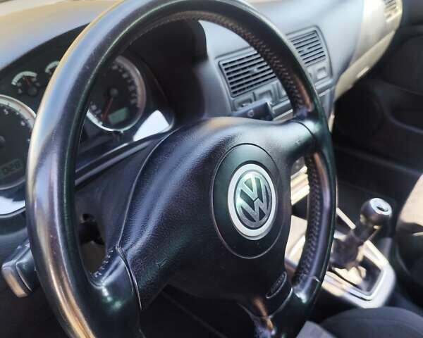 Синий Фольксваген Гольф, объемом двигателя 1.6 л и пробегом 326 тыс. км за 4400 $, фото 1 на Automoto.ua