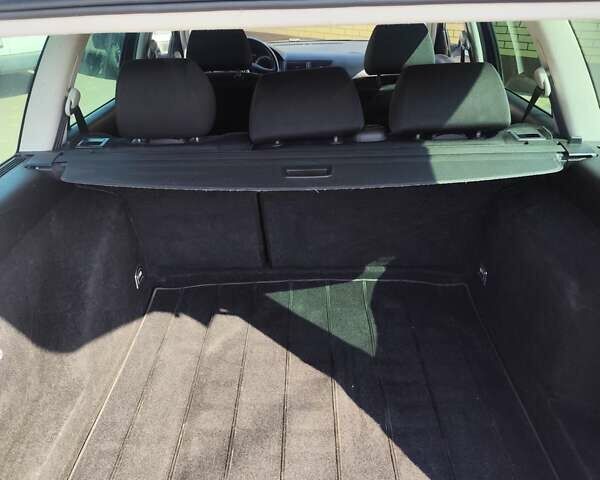 Синий Фольксваген Гольф, объемом двигателя 1.6 л и пробегом 326 тыс. км за 4400 $, фото 3 на Automoto.ua