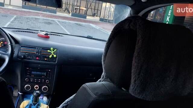 Синий Фольксваген Гольф, объемом двигателя 1.4 л и пробегом 272 тыс. км за 4200 $, фото 3 на Automoto.ua