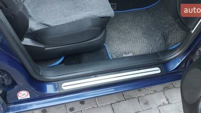 Синий Фольксваген Гольф, объемом двигателя 1.4 л и пробегом 272 тыс. км за 4200 $, фото 7 на Automoto.ua