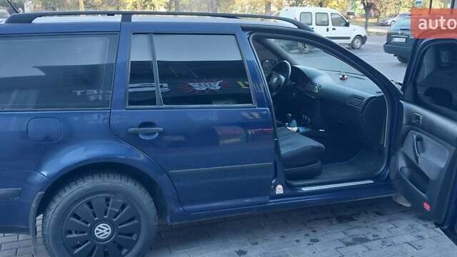 Синий Фольксваген Гольф, объемом двигателя 1.4 л и пробегом 272 тыс. км за 4200 $, фото 4 на Automoto.ua