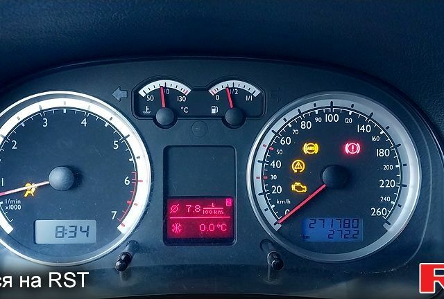 Синий Фольксваген Гольф, объемом двигателя 1.4 л и пробегом 272 тыс. км за 4200 $, фото 5 на Automoto.ua