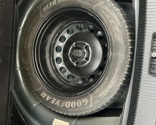 Синий Фольксваген Гольф, объемом двигателя 1.9 л и пробегом 233 тыс. км за 6399 $, фото 36 на Automoto.ua