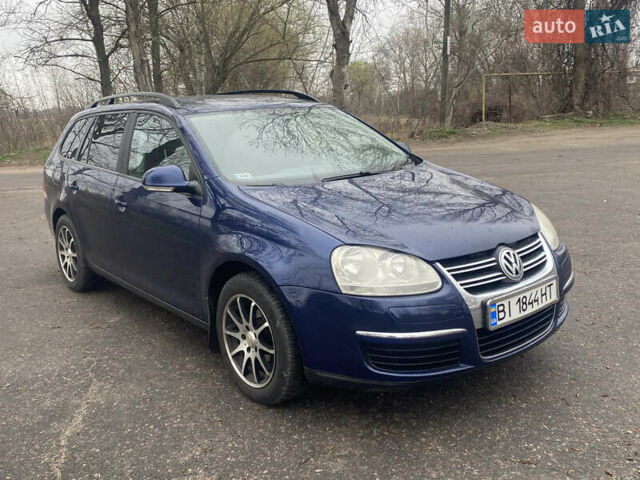 Синий Фольксваген Гольф, объемом двигателя 1.6 л и пробегом 290 тыс. км за 5900 $, фото 2 на Automoto.ua