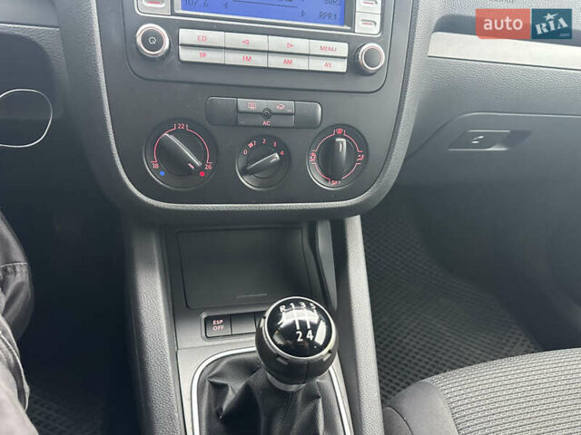 Синій Фольксваген Гольф, об'ємом двигуна 1.6 л та пробігом 248 тис. км за 6800 $, фото 37 на Automoto.ua