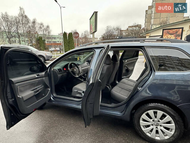 Синий Фольксваген Гольф, объемом двигателя 1.9 л и пробегом 233 тыс. км за 6399 $, фото 48 на Automoto.ua