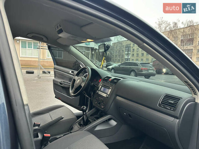 Синий Фольксваген Гольф, объемом двигателя 1.9 л и пробегом 233 тыс. км за 6399 $, фото 42 на Automoto.ua