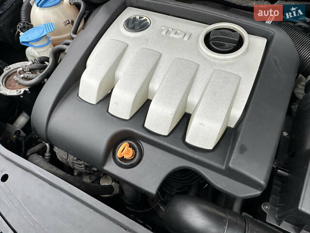 Синий Фольксваген Гольф, объемом двигателя 1.9 л и пробегом 233 тыс. км за 6399 $, фото 50 на Automoto.ua