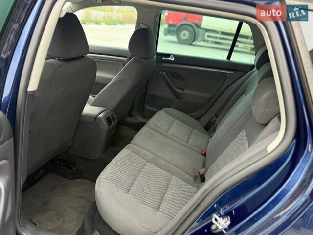 Синій Фольксваген Гольф, об'ємом двигуна 1.6 л та пробігом 218 тис. км за 5799 $, фото 11 на Automoto.ua