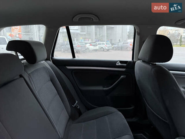 Синий Фольксваген Гольф, объемом двигателя 1.6 л и пробегом 318 тыс. км за 5150 $, фото 73 на Automoto.ua