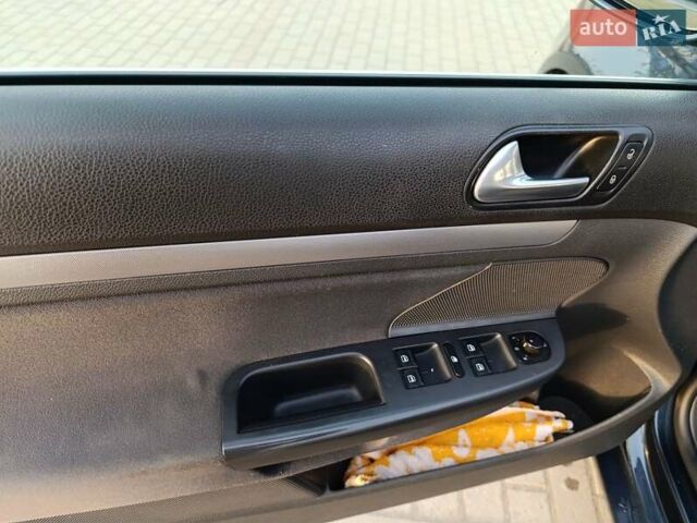 Синій Фольксваген Гольф, об'ємом двигуна 1.6 л та пробігом 293 тис. км за 5500 $, фото 11 на Automoto.ua
