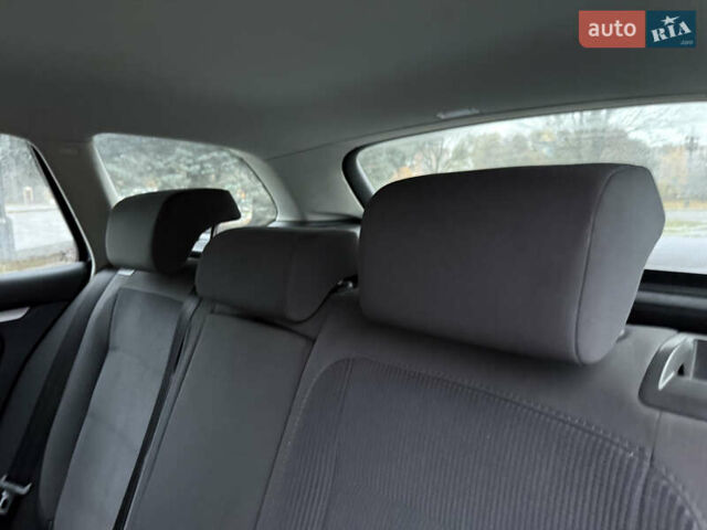 Синий Фольксваген Гольф, объемом двигателя 1.6 л и пробегом 318 тыс. км за 5150 $, фото 53 на Automoto.ua