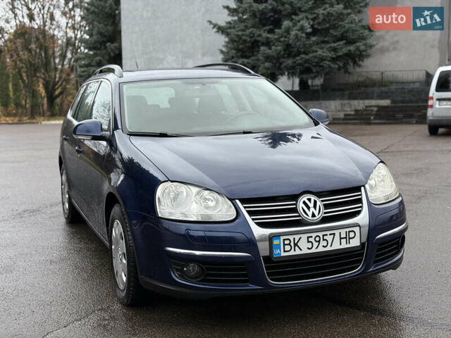 Синий Фольксваген Гольф, объемом двигателя 1.6 л и пробегом 318 тыс. км за 5150 $, фото 12 на Automoto.ua