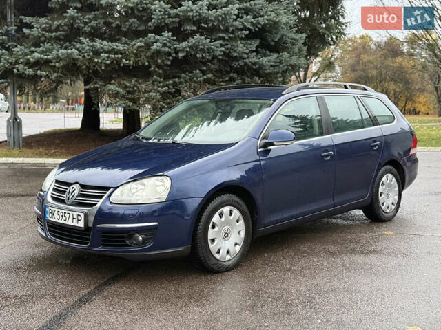 Синий Фольксваген Гольф, объемом двигателя 1.6 л и пробегом 318 тыс. км за 5150 $, фото 4 на Automoto.ua