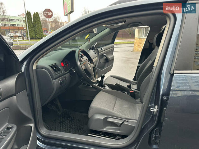 Синий Фольксваген Гольф, объемом двигателя 1.9 л и пробегом 233 тыс. км за 6399 $, фото 30 на Automoto.ua