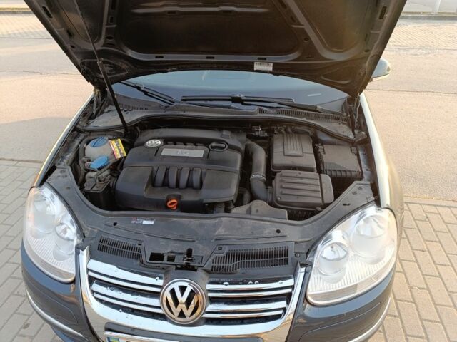 Синий Фольксваген Гольф, объемом двигателя 1.6 л и пробегом 301 тыс. км за 5500 $, фото 5 на Automoto.ua