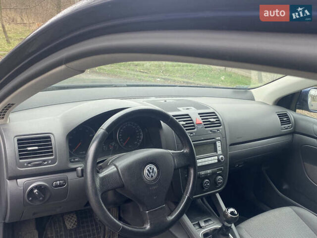 Синий Фольксваген Гольф, объемом двигателя 1.6 л и пробегом 290 тыс. км за 5900 $, фото 7 на Automoto.ua