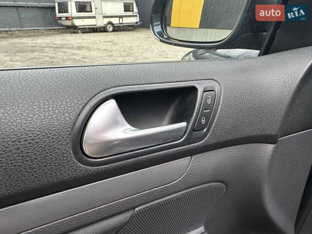 Синій Фольксваген Гольф, об'ємом двигуна 1.6 л та пробігом 248 тис. км за 6800 $, фото 34 на Automoto.ua