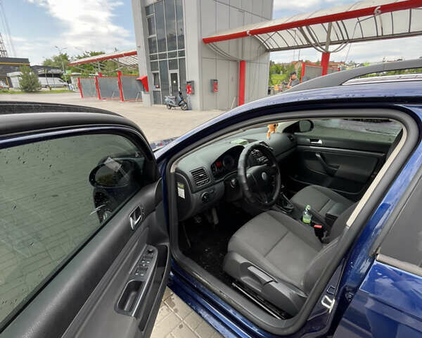 Синій Фольксваген Гольф, об'ємом двигуна 1.6 л та пробігом 253 тис. км за 6300 $, фото 6 на Automoto.ua