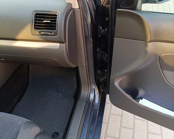 Синій Фольксваген Гольф, об'ємом двигуна 1.6 л та пробігом 293 тис. км за 5500 $, фото 18 на Automoto.ua