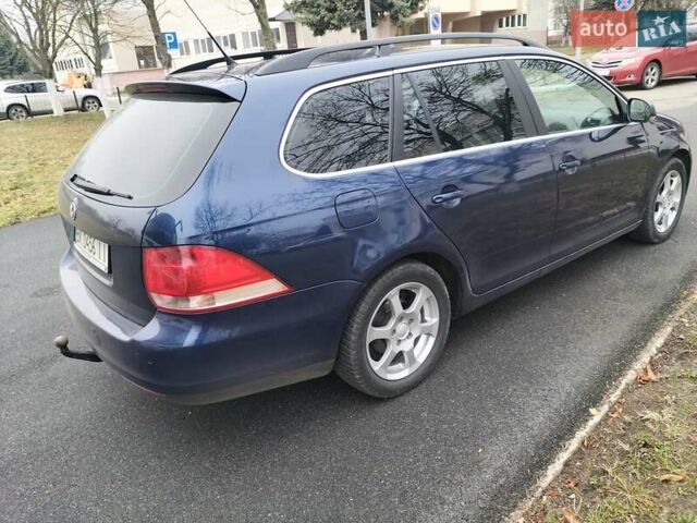 Синий Фольксваген Гольф, объемом двигателя 1.39 л и пробегом 250 тыс. км за 5999 $, фото 7 на Automoto.ua