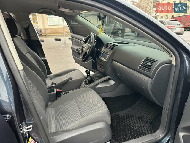 Синий Фольксваген Гольф, объемом двигателя 1.9 л и пробегом 233 тыс. км за 6399 $, фото 41 на Automoto.ua