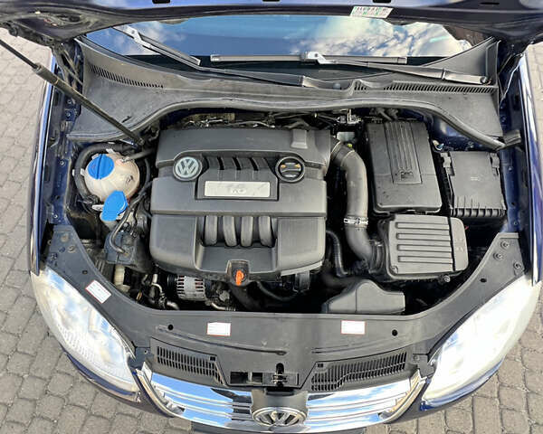 Синий Фольксваген Гольф, объемом двигателя 1.6 л и пробегом 272 тыс. км за 5600 $, фото 9 на Automoto.ua