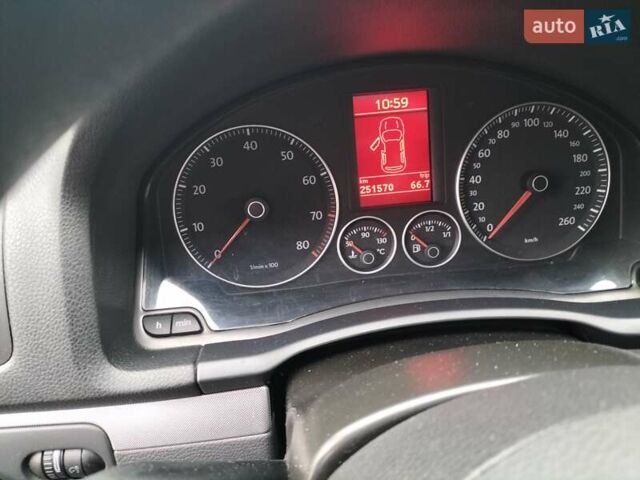 Синий Фольксваген Гольф, объемом двигателя 1.39 л и пробегом 250 тыс. км за 5999 $, фото 4 на Automoto.ua