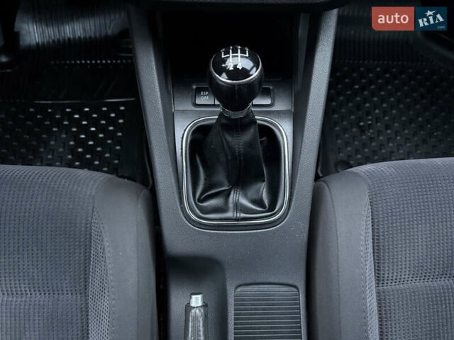 Синий Фольксваген Гольф, объемом двигателя 1.6 л и пробегом 318 тыс. км за 5150 $, фото 54 на Automoto.ua