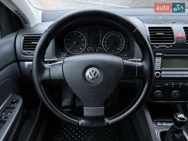 Синий Фольксваген Гольф, объемом двигателя 1.6 л и пробегом 318 тыс. км за 5150 $, фото 34 на Automoto.ua