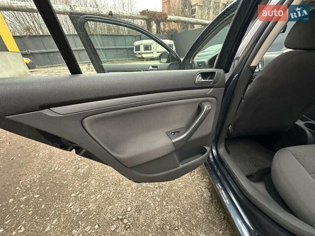 Синій Фольксваген Гольф, об'ємом двигуна 1.6 л та пробігом 248 тис. км за 6800 $, фото 27 на Automoto.ua