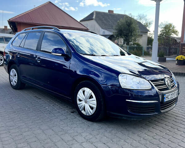 Синий Фольксваген Гольф, объемом двигателя 1.6 л и пробегом 272 тыс. км за 5600 $, фото 1 на Automoto.ua