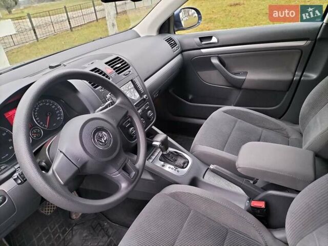 Синий Фольксваген Гольф, объемом двигателя 1.39 л и пробегом 250 тыс. км за 5999 $, фото 3 на Automoto.ua