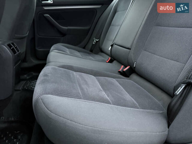 Синий Фольксваген Гольф, объемом двигателя 1.6 л и пробегом 318 тыс. км за 5150 $, фото 51 на Automoto.ua