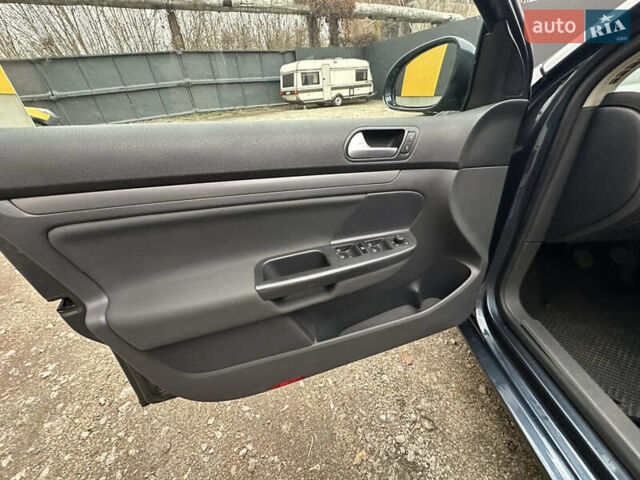 Синій Фольксваген Гольф, об'ємом двигуна 1.6 л та пробігом 248 тис. км за 6800 $, фото 26 на Automoto.ua