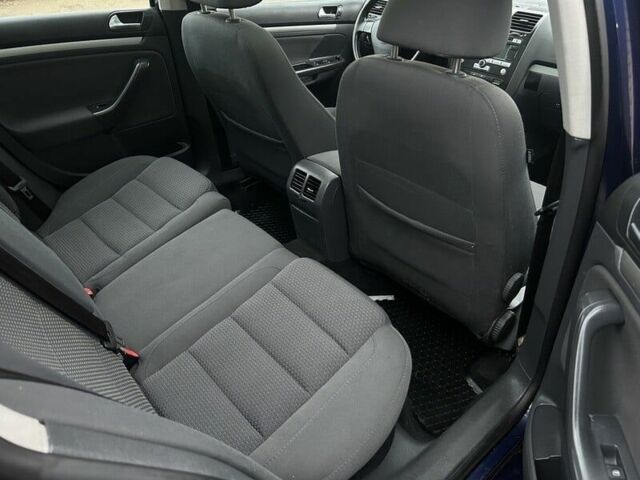 Синий Фольксваген Гольф, объемом двигателя 1.9 л и пробегом 242 тыс. км за 1450 $, фото 9 на Automoto.ua