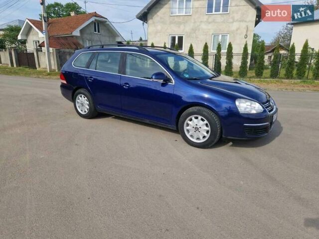 Синий Фольксваген Гольф, объемом двигателя 1.4 л и пробегом 231 тыс. км за 5850 $, фото 1 на Automoto.ua