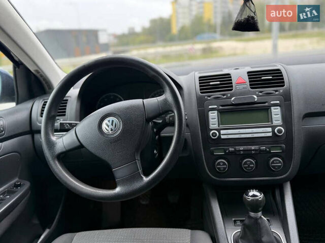 Синій Фольксваген Гольф, об'ємом двигуна 1.6 л та пробігом 218 тис. км за 5799 $, фото 10 на Automoto.ua