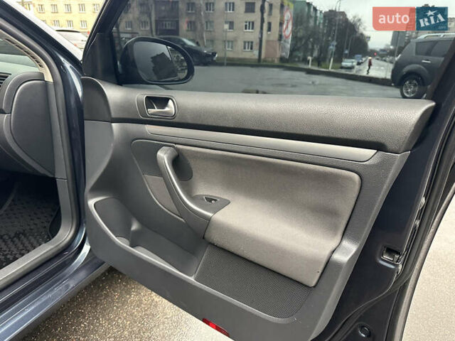 Синий Фольксваген Гольф, объемом двигателя 1.9 л и пробегом 233 тыс. км за 6399 $, фото 39 на Automoto.ua